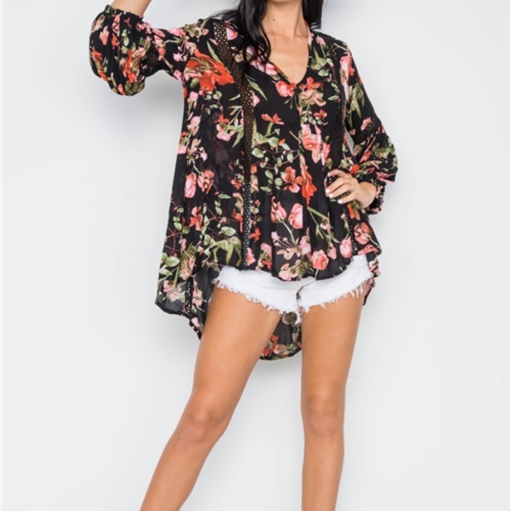 BLACK FLORAL V-NECK HIGH LOW CROCHET TRIM - Picture 5 of 5